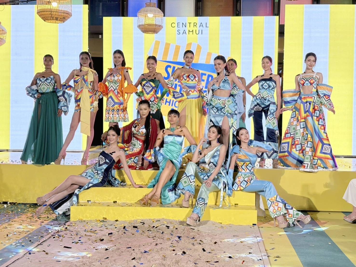 เกาะสมุยเปิดตัว “ผ้าประจำอำเภอ” สุดอลังการผ่านแฟชั่นโชว์ SAMUI SUMMER FASHION SHOW ดันอัตลักษณ์ท้องถิ่นสู่เวทีแฟชั่น