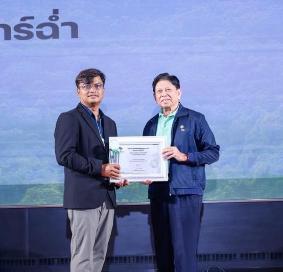 วิทยาศาสตร์ฯ มรส. คว้ารางวัลยอดเยี่ยมจากการประกวดหญ้าแฝกระดับประเทศ