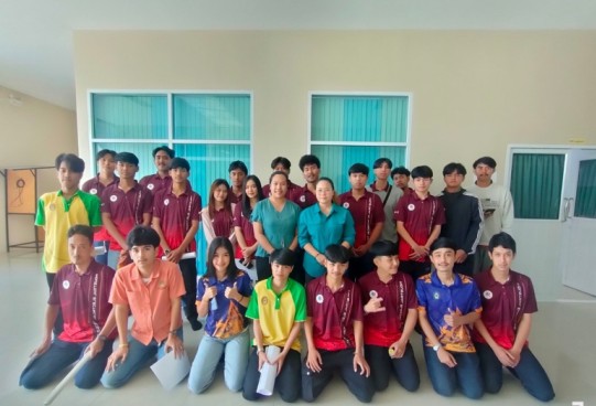 พัฒนาศักยภาพช่างเทคโนโลยีไฟฟ้าอุตสาหกรรม ผ่านภาษาอังกฤษ-จีน พัฒนาศักยภาพช่างเทคโนโลยีไฟฟ้าอุตสาหกรรม ผ่านภาษาอังกฤษ-จีน