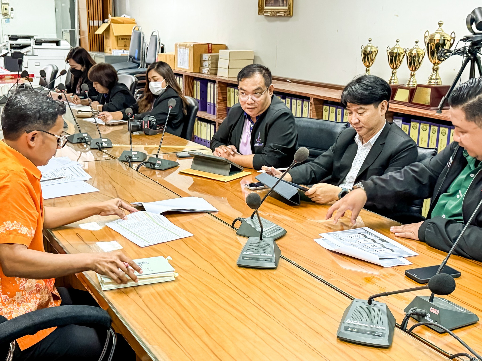 ศูนย์ประสานงานอพ.สธ.ร่วมหารือท้องถิ่นจังหวัดสุราษฎร์ธานี หวังขับเคลื่อนงานฐานทรัพยากรท้องถิ่นตั้งเป้า ปี 2568 สมัครสมาชิก 60 แห่ง ศูนย์ประสานงานอพ.สธ.ร่วมหารือท้องถิ่นจังหวัดสุราษฎร์ธานี หวังขับเคลื่อนงานฐานทรัพยากรท้องถิ่นตั้งเป้า ปี 2568 สมัครสมาชิก 60 แห่ง