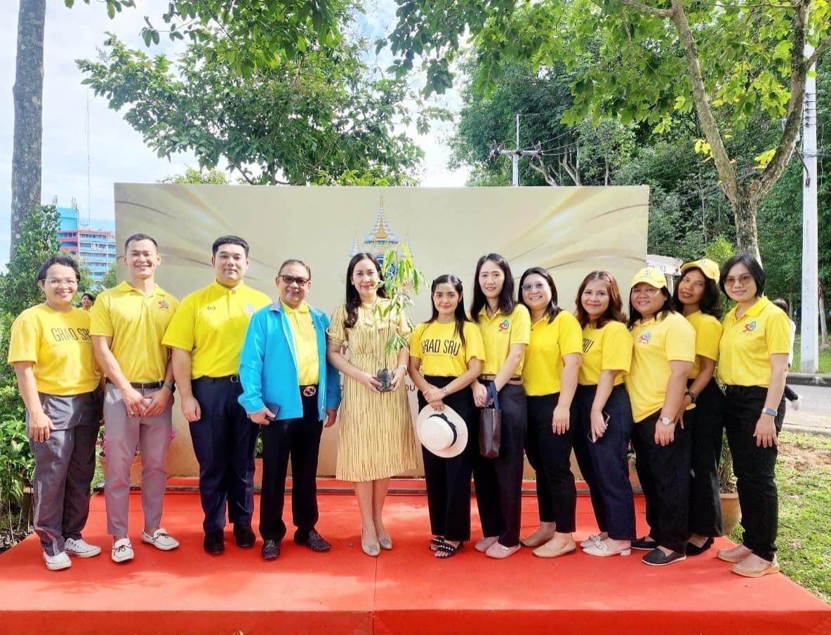 บัณฑิตวิทยาลัย มหาวิทยาลัยราชภัฏสุราษฎร์ธานี ร่วมปลูกต้นไม้เฉลิมพระเกียรติพระบาทสมเด็จพระเจ้าอยู่หัว เนื่องในโอกาสพระราชพิธีมหามงคลเฉลิมพระชนมพรรษา 6 รอบ 28 กรกฎาคม 2567 และวันรักต้นไม้ประจำปีของชาติ บัณฑิตวิทยาลัย มหาวิทยาลัยราชภัฏสุราษฎร์ธานี ร่วมปลูกต้นไม้เฉลิมพระเกียรติพระบาทสมเด็จพระเจ้าอยู่หัว เนื่องในโอกาสพระราชพิธีมหามงคลเฉลิมพระชนมพรรษา 6 รอบ 28 กรกฎาคม 2567 และวันรักต้นไม้ประจำปีของชาติ