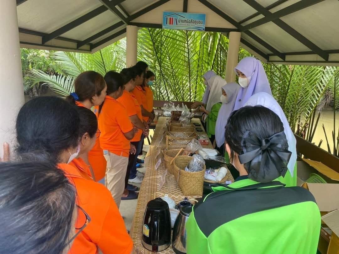 โครงการผลิตภัณฑ์สมุนไพรผ่อนคลายความเครียดร่วมกับ การประยุกต์ใช้การบำบัดและการผ่อนคลายความเครียด โครงการผลิตภัณฑ์สมุนไพรผ่อนคลายความเครียดร่วมกับ การประยุกต์ใช้การบำบัดและการผ่อนคลายความเครียด