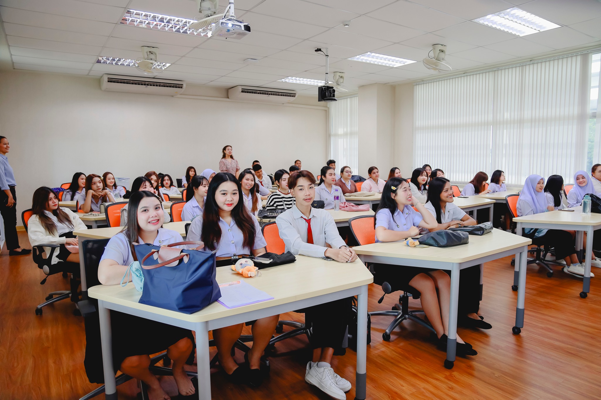 สาขาวิชาภาษาอังกฤษ คณะมนุษยศาสตร์และสังคมศาสตร์ มหาวิทยาลัยราชภัฏสุราษฎร์ธานี อบรมเตรียมความพร้อมการฝึกประสบการณ์วิชาชีพของสาขาวิชาภาษาอังกฤษ สาขาวิชาภาษาอังกฤษ คณะมนุษยศาสตร์และสังคมศาสตร์ มหาวิทยาลัยราชภัฏสุราษฎร์ธานี อบรมเตรียมความพร้อมการฝึกประสบการณ์วิชาชีพของสาขาวิชาภาษาอังกฤษ