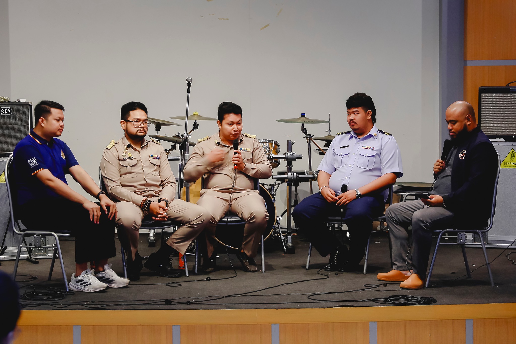 สาขาวิชาดนตรีสากล คณะมนุษยศาสตร์และสังคมศาสตร์ มหาวิทยาลัยราชภัฏสุราษฎร์ธานี จัดโครงการ พัฒนาศักยภาพนักศึกษา เสวนาการเตรียมความพร้อมเข้าสู่เส้นทางดนตรีอย่างมืออาชีพ