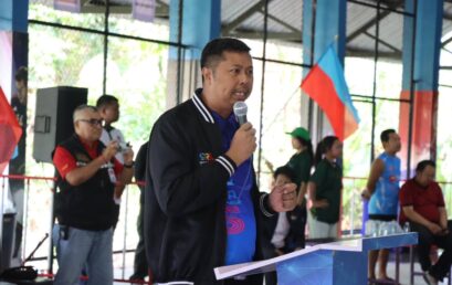 ผู้บริหาร มรส. จับมือผู้นำท้องถิ่น เปิดการแข่งขันกีฬาฟุตซอล SRU CUP ครั้งที่1