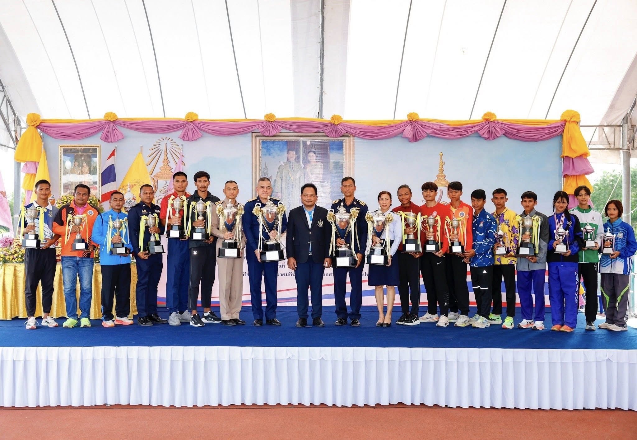 ทีมกรีฑา มรส. สุดแกร่ง คว้าถ้วยรางวัลพระราชทานฯ มาครองได้สำเร็จ!!