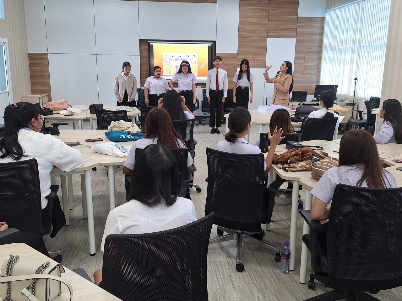 อบรมเตรียมความพร้อมการฝึกประสบการณ์วิชาชีพสาขาภาษาอังกฤษ ภาคเรียนที่ 2 ปีการศึกษา 2567 อบรมเตรียมความพร้อมการฝึกประสบการณ์วิชาชีพสาขาภาษาอังกฤษ ภาคเรียนที่ 2 ปีการศึกษา 2567