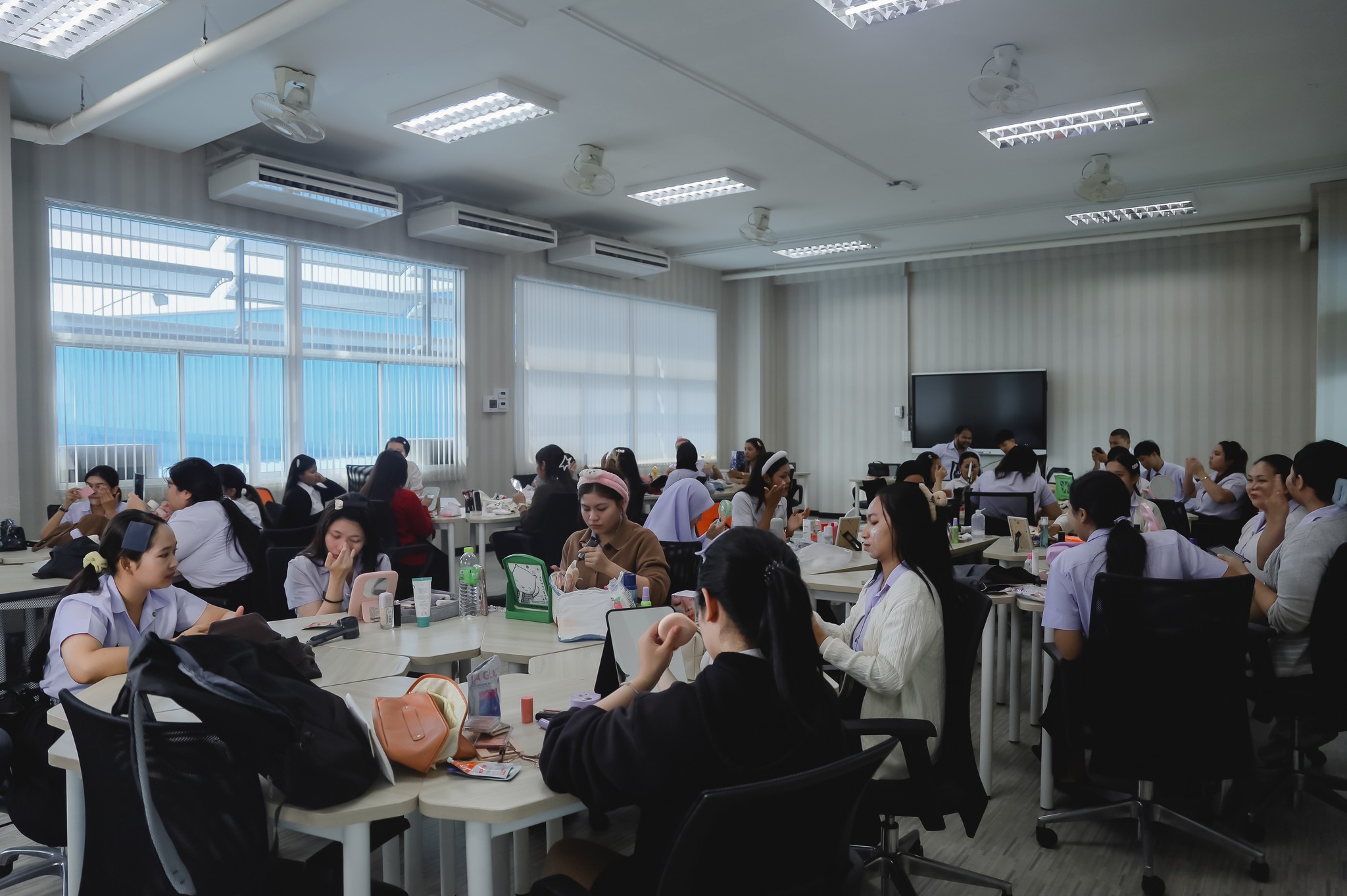 โครงการฝึกประสบการณ์วิชาชีพสำหรับนักศึกษาคณะมนุษยศาสตร์และสังคมศาสตร์ วิชาชีพสาขาภาษาอังกฤษ ภาคเรียนที่ 2 ปีการศึกษา 2568