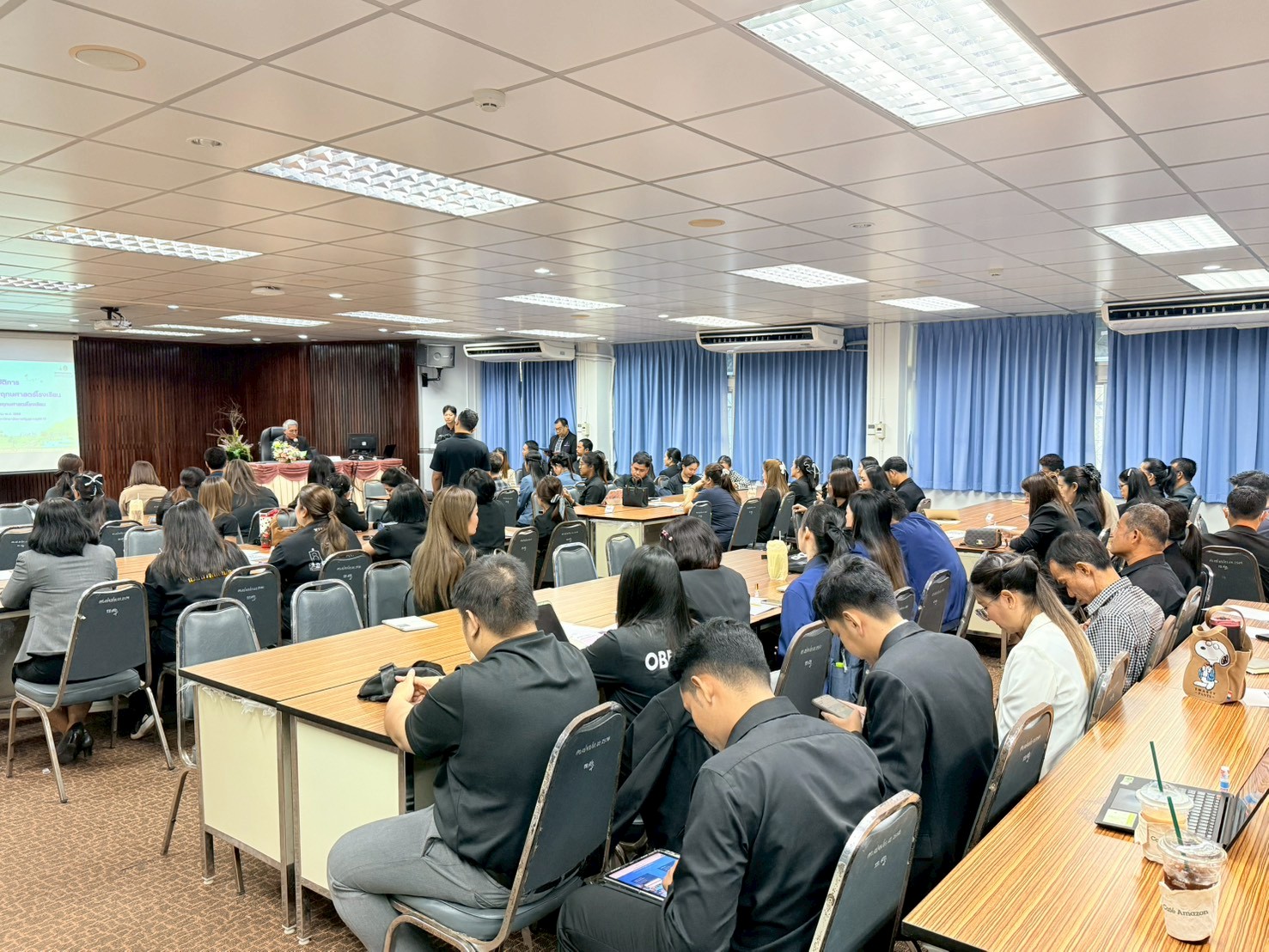 ศูนย์ประสานงาน อพ.สธ.-มรภ.สุราษฎร์ธานี เสริมศักยภาพครู จัดอบรมปฏิบัติการหลักสูตร การดำเนินงานสวนพฤกษศาสตร์โรงเรียน แก่สถานศึกษาในสังกัด สพฐ.