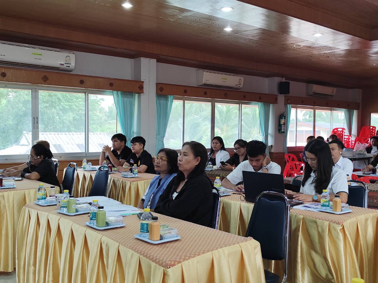 ศูนย์ประสานงานอพ.สธ.-มรส. ร่วมกับอบต.ตะเคียนทอง เสริมสร้างความเข้าใจงานฐานทรัพยากรท้องถิ่น ตั้งเป้าสู่การรับป้ายสนองพระราชดำริ