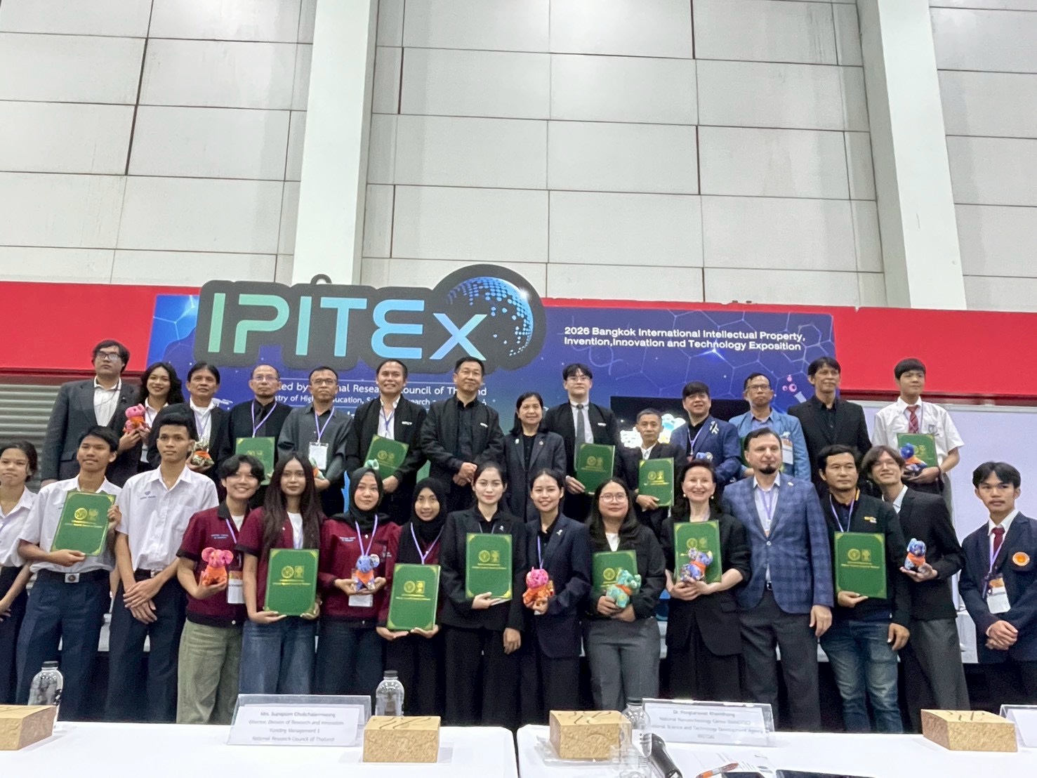 สวพ.นำนักศึกษาร่วมนำเสนอ IPITEx Stages ในงานมหกรรมสิ่งประดิษฐ์และนวัตกรรมนานาชาติ