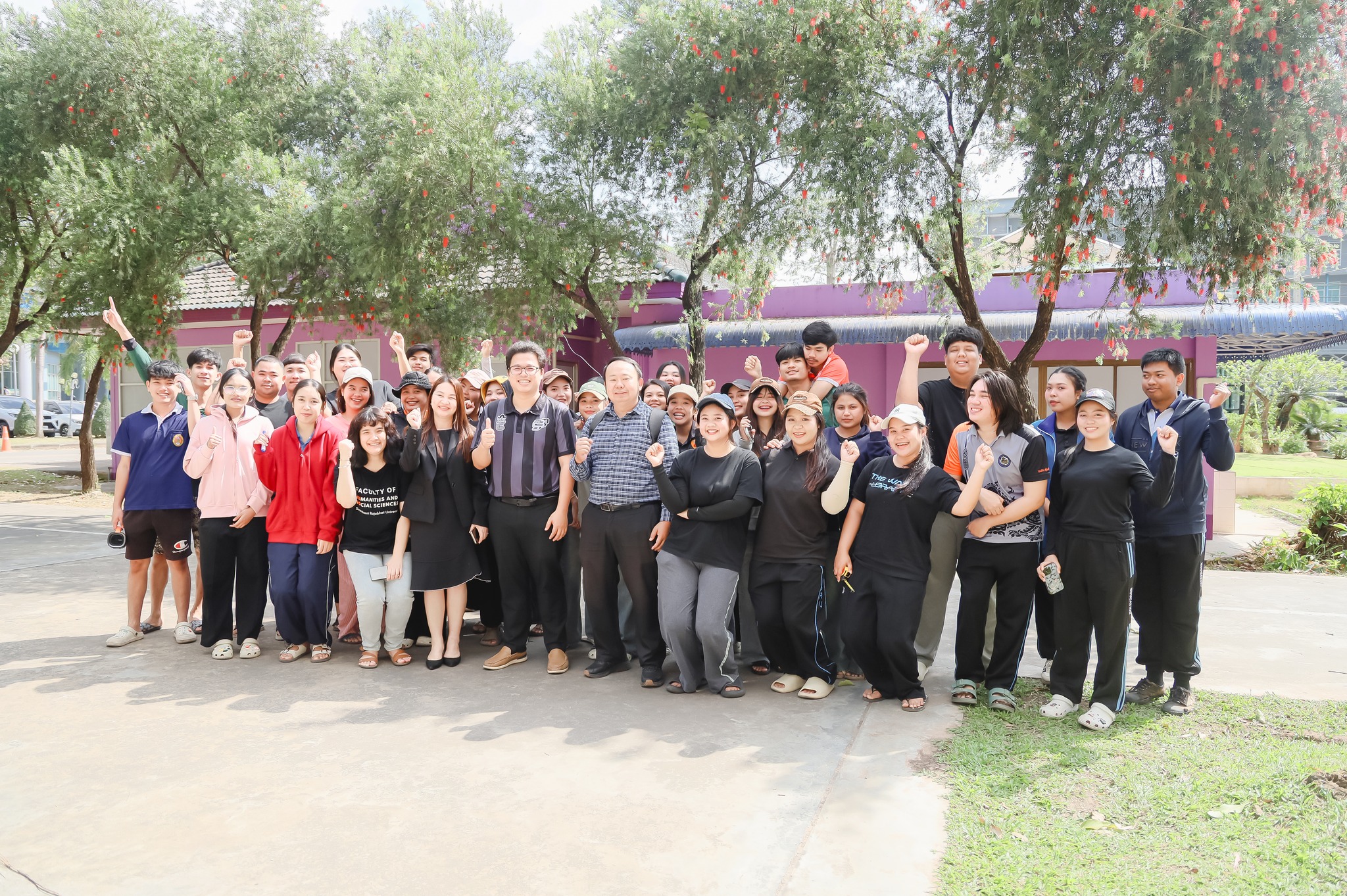 กิจกรรมจิตอาสาเพื่อพัฒนาพื้นที่ภายในมหาวิทยาลัย มุ่งเสริมสร้างความเป็นระเบียบเรียบร้อย ความปลอดภัย และคุณภาพของสภาพแวดล้อมในการใช้พื้นที่ส่วนรวม