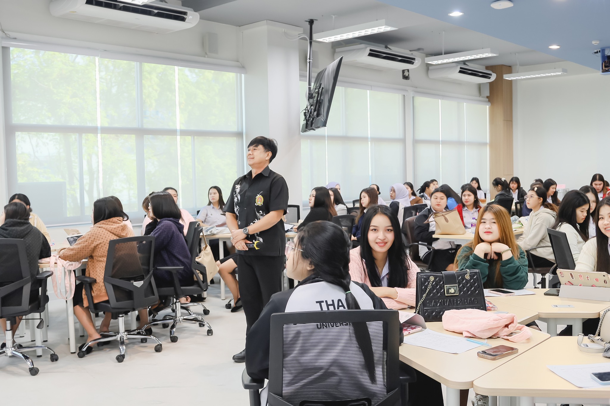 “มนส.” มหาวิทยาลัยราชภัฏสุราษฎร์ธานี จัดโครงการพัฒนาสมรรถนะนักศึกษาสาขาวิชาภาษาไทย ในหัวข้อ “แนวทางและทิศทางเพื่อการศึกษาSDG 4 การศึกษาที่เท่าเทียม (Quality education) “มนส.” มหาวิทยาลัยราชภัฏสุราษฎร์ธานี จัดโครงการพัฒนาสมรรถนะนักศึกษาสาขาวิชาภาษาไทย ในหัวข้อ “แนวทางและทิศทางเพื่อการศึกษาSDG 4 การศึกษาที่เท่าเทียม (Quality education)