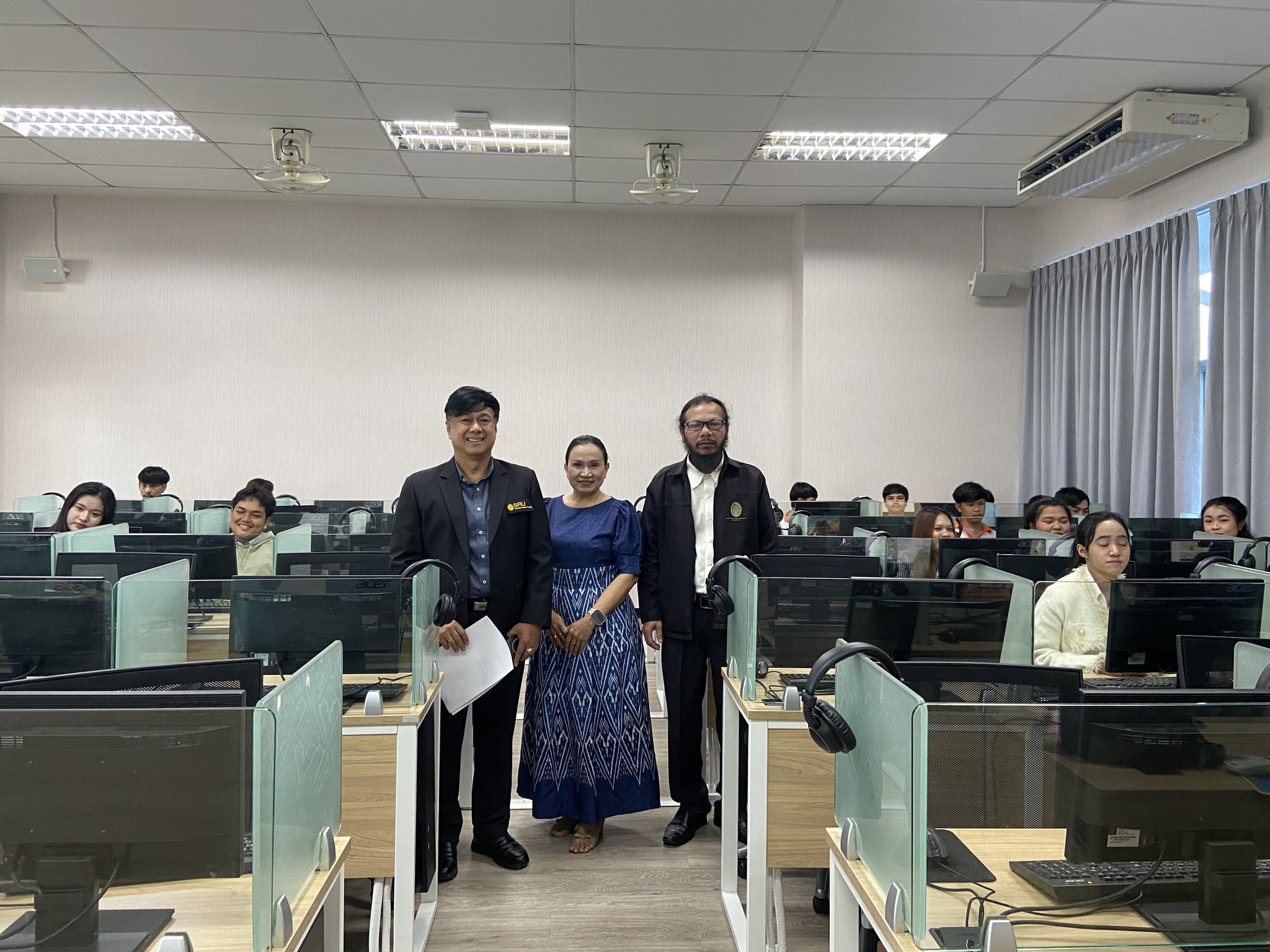 คณะมนุษยศาสตร์และสังคมศาสตร์ มหาวิทยาลัยราชภัฏสุราษฎร์ธานี ได้จัดโครงการเสริมทักษะความรู้ของโปรแกรม SPSS สำหรับงานวิจัย คณะมนุษยศาสตร์และสังคมศาสตร์ มหาวิทยาลัยราชภัฏสุราษฎร์ธานี ได้จัดโครงการเสริมทักษะความรู้ของโปรแกรม SPSS สำหรับงานวิจัย