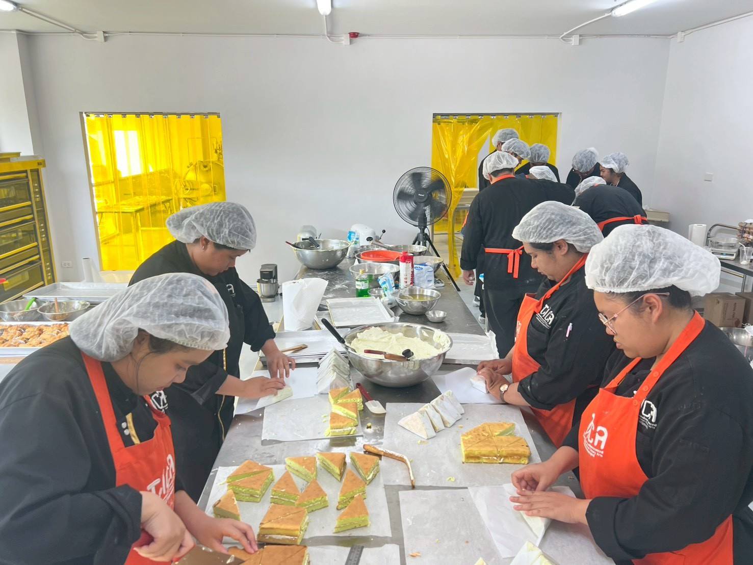 วิทยาลัยสหวิทยาการ เกาะสมุย ร่วมงานกาชาดอำเภอเกาะสมุย สร้างสุขผ่าน “ครัวจิตอาสา KIS”