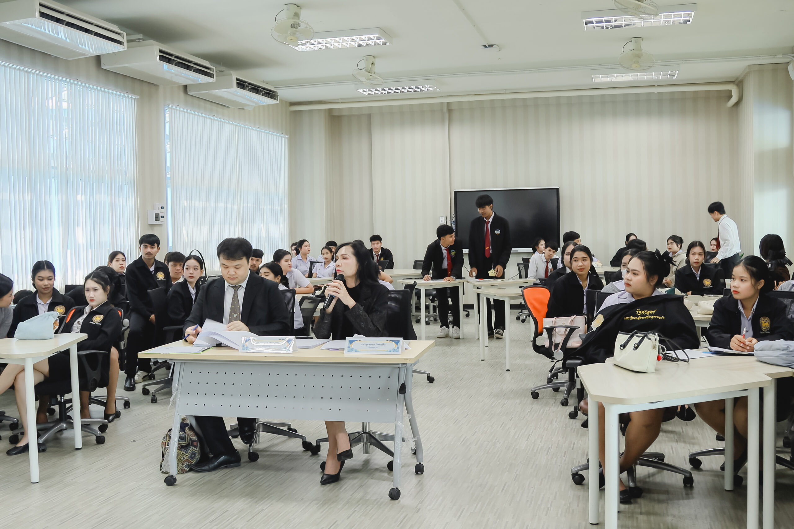 สาขาวิชารัฐศาสตร์ คณะมนุษยศาสตร์และสังคมศาสตร์ มหาวิทยาลัยราชภัฏสุราษฎร์ธานี จัดโครงการสัปดาห์วิชาการรัฐศาสตร์ การอบรมจัดในรูปแบบเชิงปฏิบัติการ (Workshop)เพื่อส่งเสริมการเรียนรู้นอกห้องเรียนและพัฒนาศักยภาพทางวิชาการของนักศึกษา