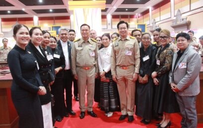 เปิดเสน่ห์ “ผ้ายกพุมเรียง” ศิลปหัตถกรรมชั้นสูงเมืองไชยา ผ่านนิทรรศการของสำนักศิลปะและวัฒนธรรม มรส.