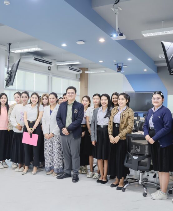 สาขาวิชาภาษาไทย คณะมนุษยศาสตร์และสังคมศาสตร์ มหาวิทยาลัยราชภัฏสุราษฎร์ธานี จัดโครงการพัฒนาศักยภาพนักศึกษา อบรมเชิงวิชาการเรื่อง “ภาษากับอำนาจ: บทบาทของวาทกรรมต่อสังคม”