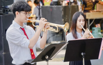 สาขาวิชาดนตรีสากล คณะมนุษยศาสตร์และสังคมศาสตร์ มหาวิทยาลัยราชภัฏสุราษฎร์ธานี จัดโครงการการนำเสนอผลงานทางดนตรี  ณ ลานดนตรี หอสมุดกลาง มหาวิทยาลัยราชภัฏสุราษฎร์ธานี