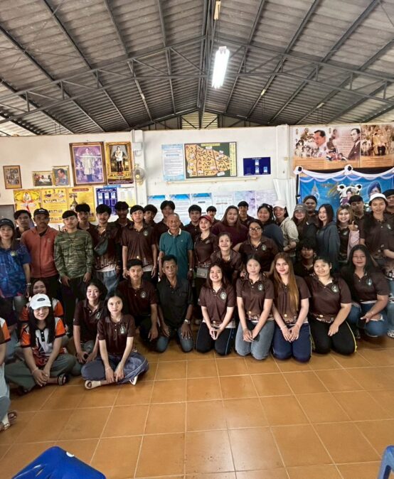 ศูนย์บริการวิชาการและเครือข่ายชุมชนท้องถิ่น คณะมนุษยศาสตร์และสังคมศาสตร์ มหาวิทยาลัยราชภัฏสุราษฎร์ธานี ได้ดำเนินการจัด “โครงการสร้างการเรียนรู้ของนักศึกษาเพื่อพัฒนาพื้นที่ศูนย์การเรียนรู้เศรษฐกิจพอเพียงห้วยทรายขาว”