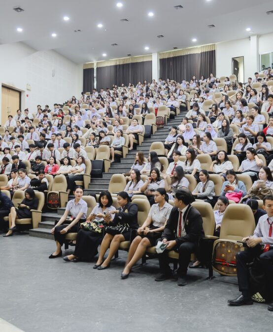 คณะมนุษยศาสตร์และสังคมศาสตร์ มหาวิทยาลัยราชภัฏสุราษฎร์ธานี จัดกิจกรรม “ปัจฉิมนิเทศนักศึกษา ประจำปีการศึกษา 2569” สำหรับนักศึกษาชั้นปีที่ 4