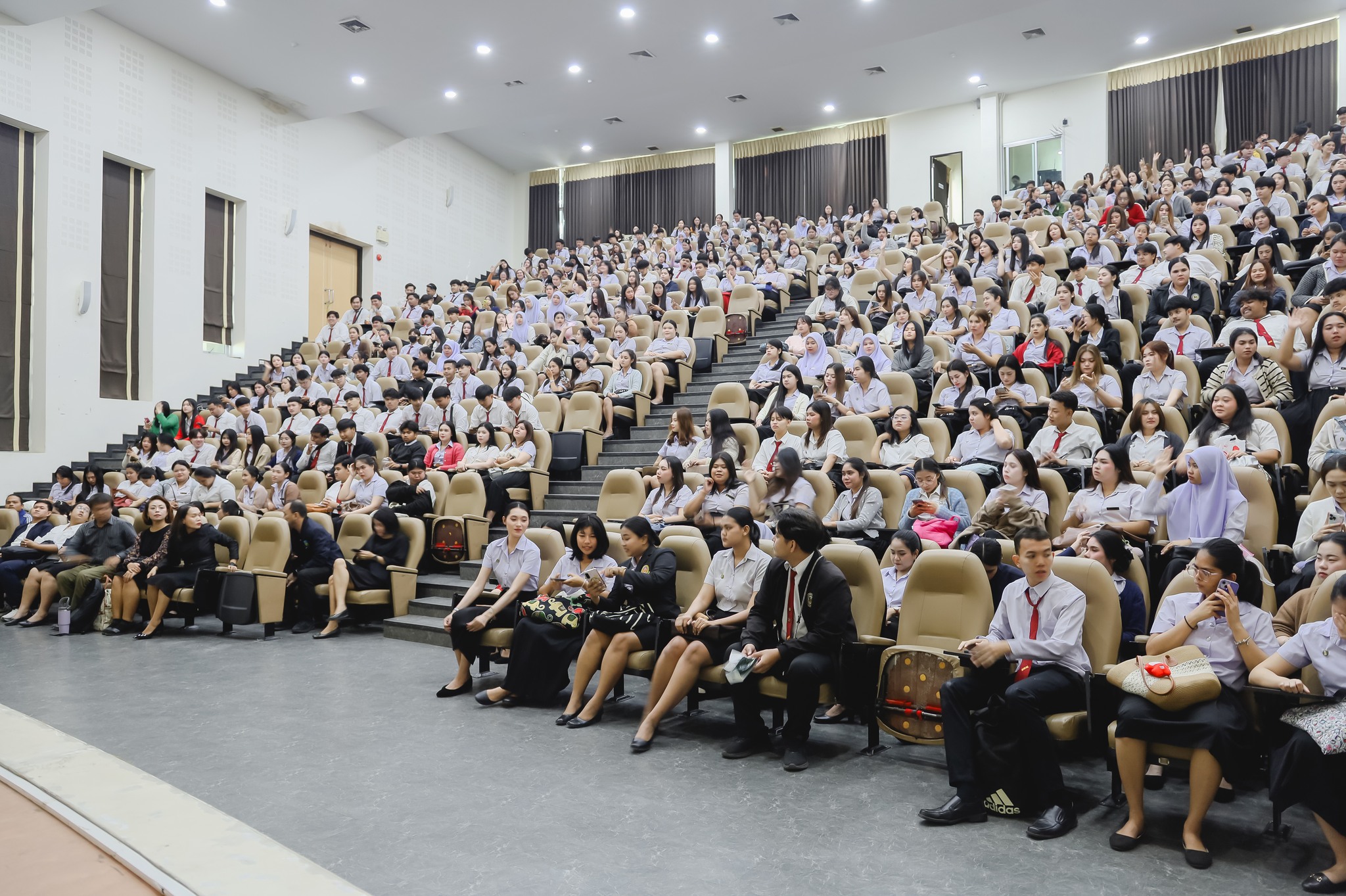 คณะมนุษยศาสตร์และสังคมศาสตร์ มหาวิทยาลัยราชภัฏสุราษฎร์ธานี จัดกิจกรรม “ปัจฉิมนิเทศนักศึกษา ประจำปีการศึกษา 2569” สำหรับนักศึกษาชั้นปีที่ 4