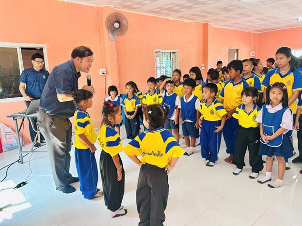 ศูนย์บริการวิชาการและเครือข่ายชุมชนท้องถิ่น คณะมนุษยศาสตร์และสังคมศาสตร์ มหาวิทยาลัยราชภัฏสุราษฎร์ธานี ได้ดำเนินการจัดโครงการยกระดับคุณภาพการศึกษาของเด็กในชุมชนโรงเรียนบ้านห้วยเสียด