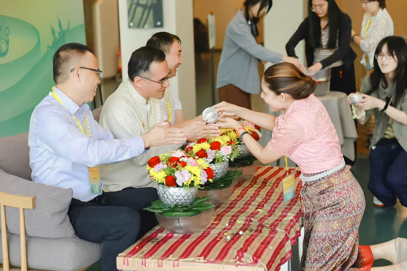 “พิธีสงกรานต์วัฒนธรรมไทย–จีน” ภายใต้โครงการแลกเปลี่ยนนักศึกษาและอาจารย์ร่วมกับ Shantou University ณ ซัวเถา สาธารณรัฐประชาชนจีน