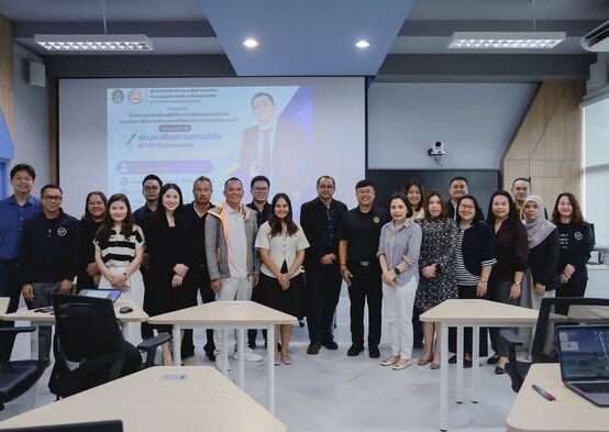 โครงการการพัฒนาศักยภาพงานวิจัยด้านมนุษยศาสตร์และสังคมศาสตร์ กิจกรรมที่ 4 “การอบรมเชิงปฏิบัติการการเขียนบทความวิจัยและบทความวิชาการเพื่อเผยแพร่ในระดับชาติและระดับนานาชาติ”
