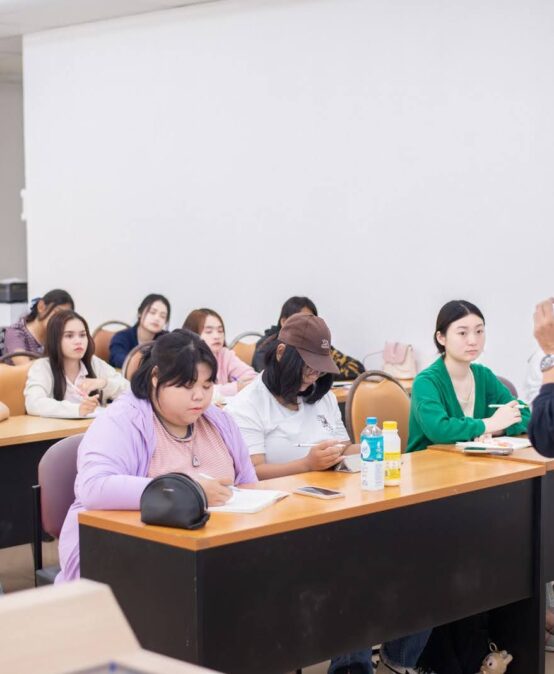 THM Intensive English 30 ชั่วโมง เตรียมความพร้อมภาษาอังกฤษให้นักศึกษาใหม่กลุ่ม 2 ภาษา ก่อนเปิดเทอม