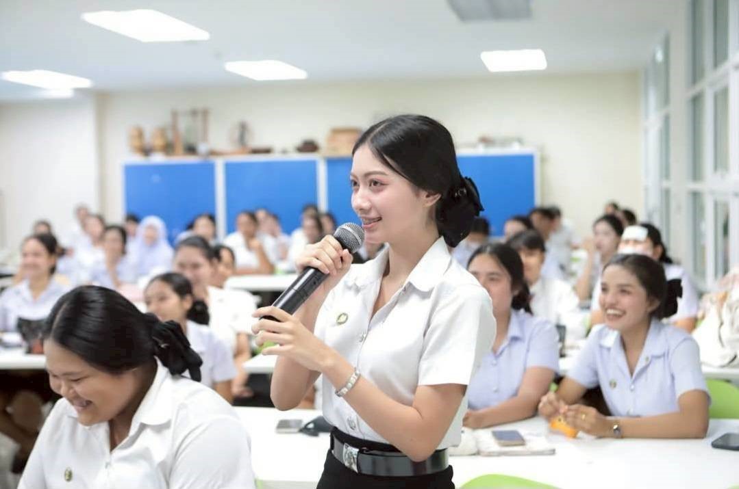 สาขาวิชาเอกภาษาไทย คณะครุศาสตร์ จัดอบรมเสริมทักษะการอ่านตีความ ปั้นนักศึกษาครูภาษาไทยคิดวิเคราะห์อย่างมีวิจารณญาณสู่ห้องเรียนยั่งยืน สาขาวิชาเอกภาษาไทย คณะครุศาสตร์ จัดอบรมเสริมทักษะการอ่านตีความ ปั้นนักศึกษาครูภาษาไทยคิดวิเคราะห์อย่างมีวิจารณญาณสู่ห้องเรียนยั่งยืน