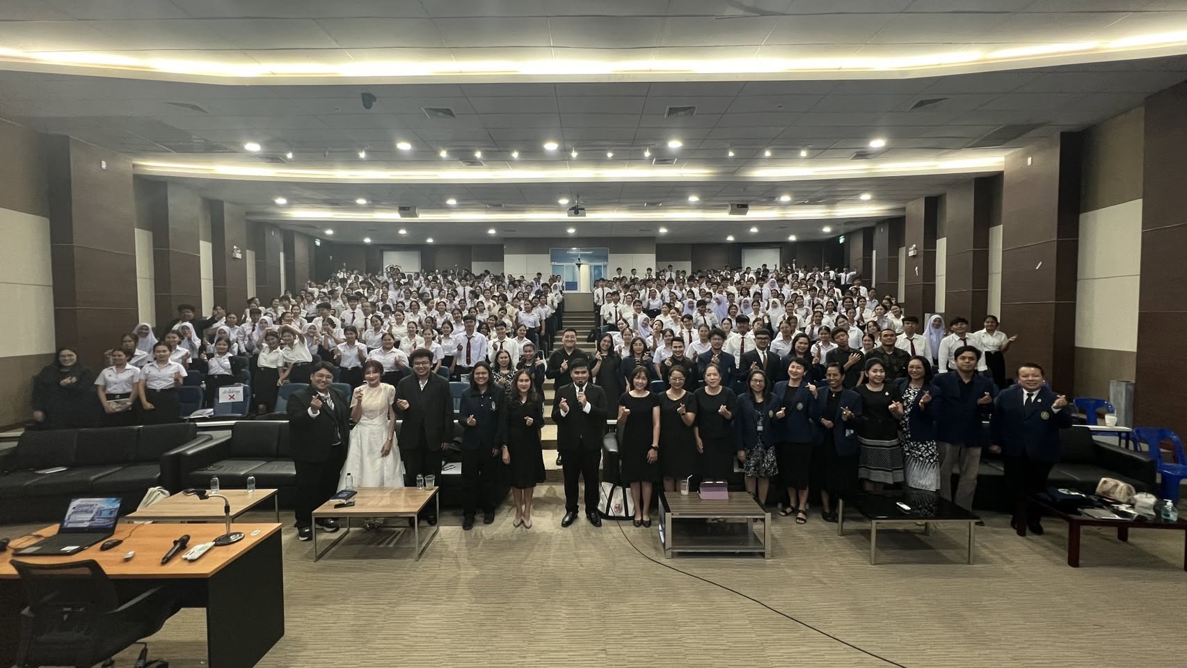 คณะครุศาสตร์ มหาวิทยาลัยราชภัฏสุราษฎร์ธานี จัดกิจกรรมปฐมนิเทศ พัฒนาศักยภาพนักศึกษาสู่การเป็นครูคุณภาพเพื่อการพัฒนาที่ยั่งยืน คณะครุศาสตร์ มหาวิทยาลัยราชภัฏสุราษฎร์ธานี จัดกิจกรรมปฐมนิเทศ พัฒนาศักยภาพนักศึกษาสู่การเป็นครูคุณภาพเพื่อการพัฒนาที่ยั่งยืน
