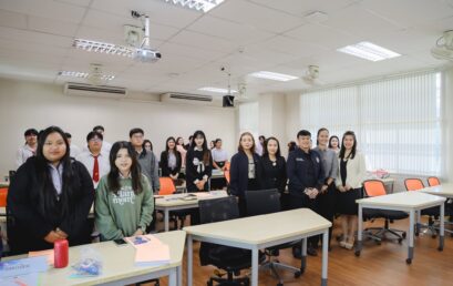 สาขาวิชาภาษาอังกฤษ คณะมนุษยศาสตร์และสังคมศาสตร์ มหาวิทยาลัยราชภัฏสุราษฎร์ธานี เดินหน้าส่งเสริมการพัฒนาศักยภาพนักศึกษาอย่างต่อเนื่อง ผ่านการจัดโครงการเตรียมฝึกประสบการณ์วิชาชีพสำหรับนักศึกษา