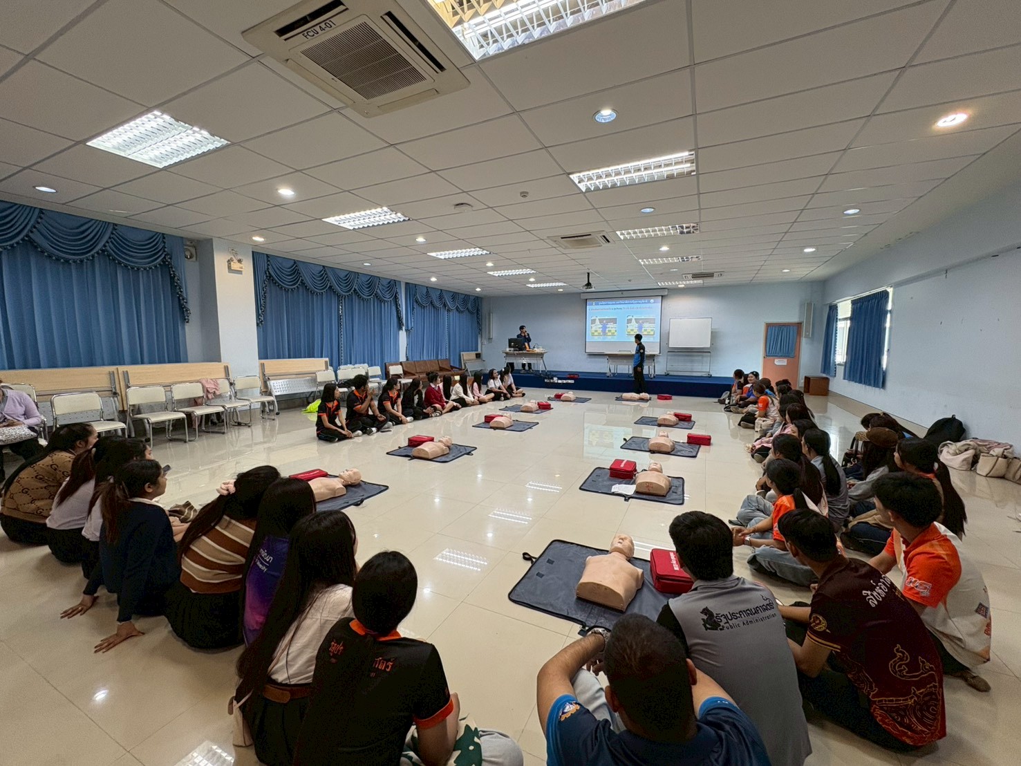 ศูนย์สุขภาพชุมชนจัดอบรมการปฐมพยาบาลและการช่วยฟื้นคืนชีพ CPR/AED เสริมสร้างสุขภาพและความปลอดภัยแก่ประชาชน