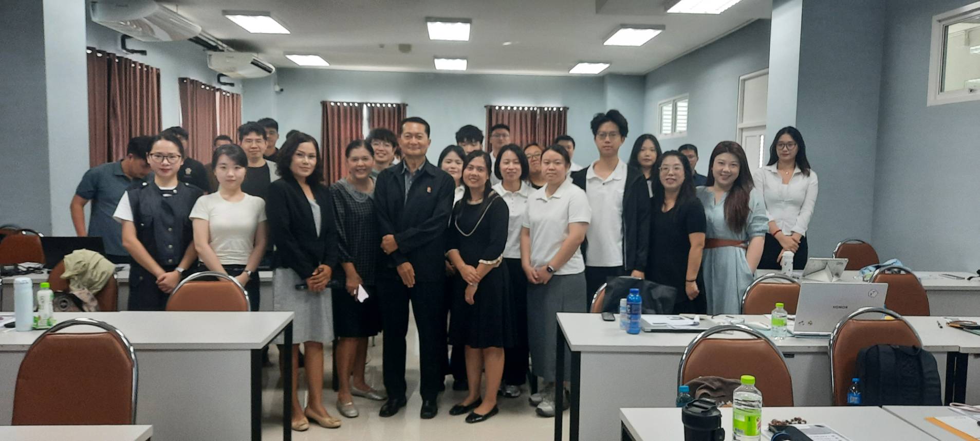 หลักสูตรครุศาสตรมหาบัณฑิต สาขาวิชาหลักสูตรและการสอน จัดอบรมเชิงปฏิบัติการพัฒนาทักษะภาษาและการสื่อสารสำหรับนักศึกษาจีน เสริมศักยภาพการเรียนรู้และการสื่อสารข้ามวัฒนธรรม หลักสูตรครุศาสตรมหาบัณฑิต สาขาวิชาหลักสูตรและการสอน จัดอบรมเชิงปฏิบัติการพัฒนาทักษะภาษาและการสื่อสารสำหรับนักศึกษาจีน เสริมศักยภาพการเรียนรู้และการสื่อสารข้ามวัฒนธรรม