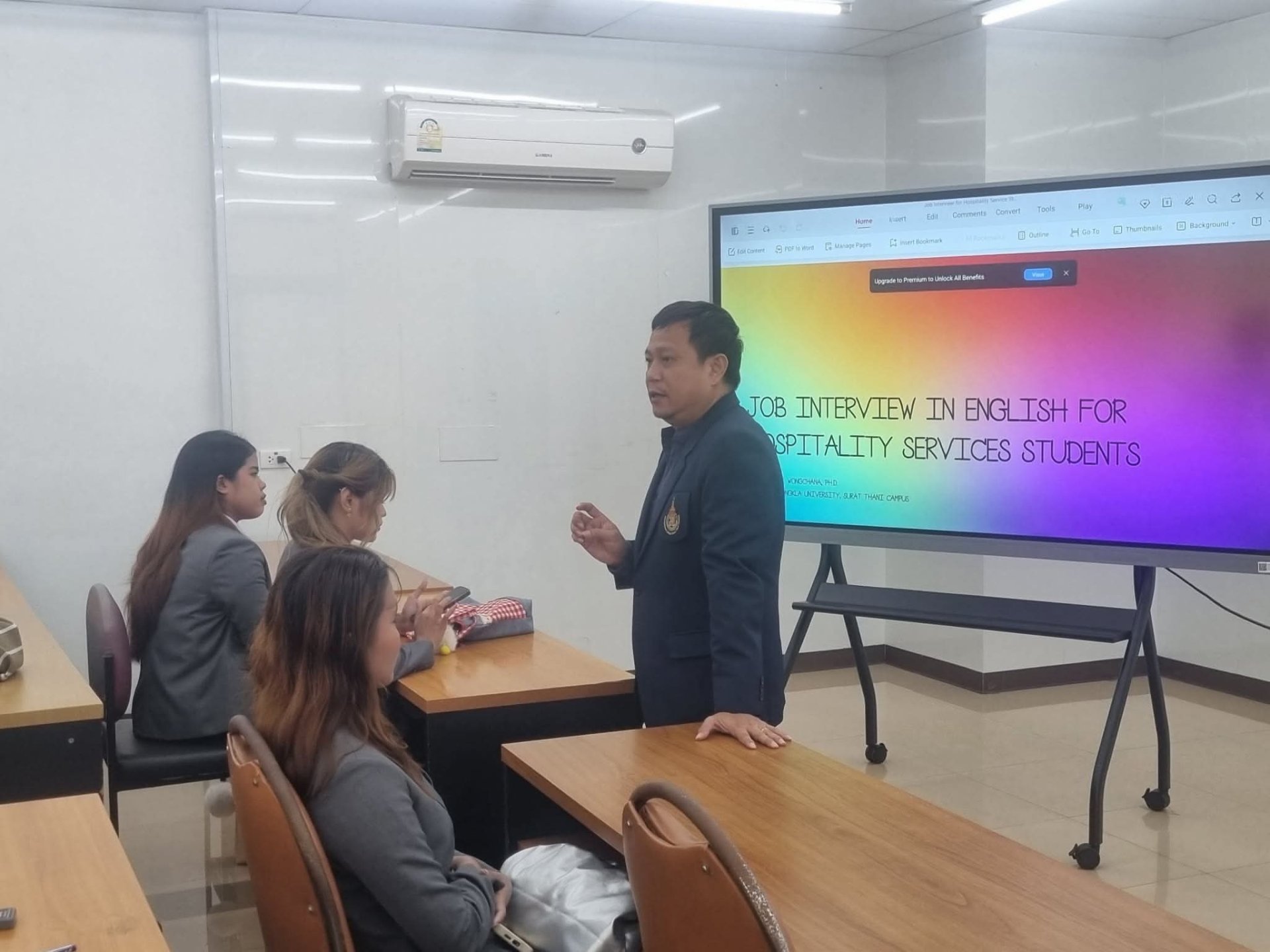 THM เสริมทักษะภาษาอังกฤษนักศึกษาปี 4 เตรียมพร้อมสัมภาษณ์งาน สู่โลกการทำงานด้านการท่องเที่ยวและบริการอย่างมืออาชีพ