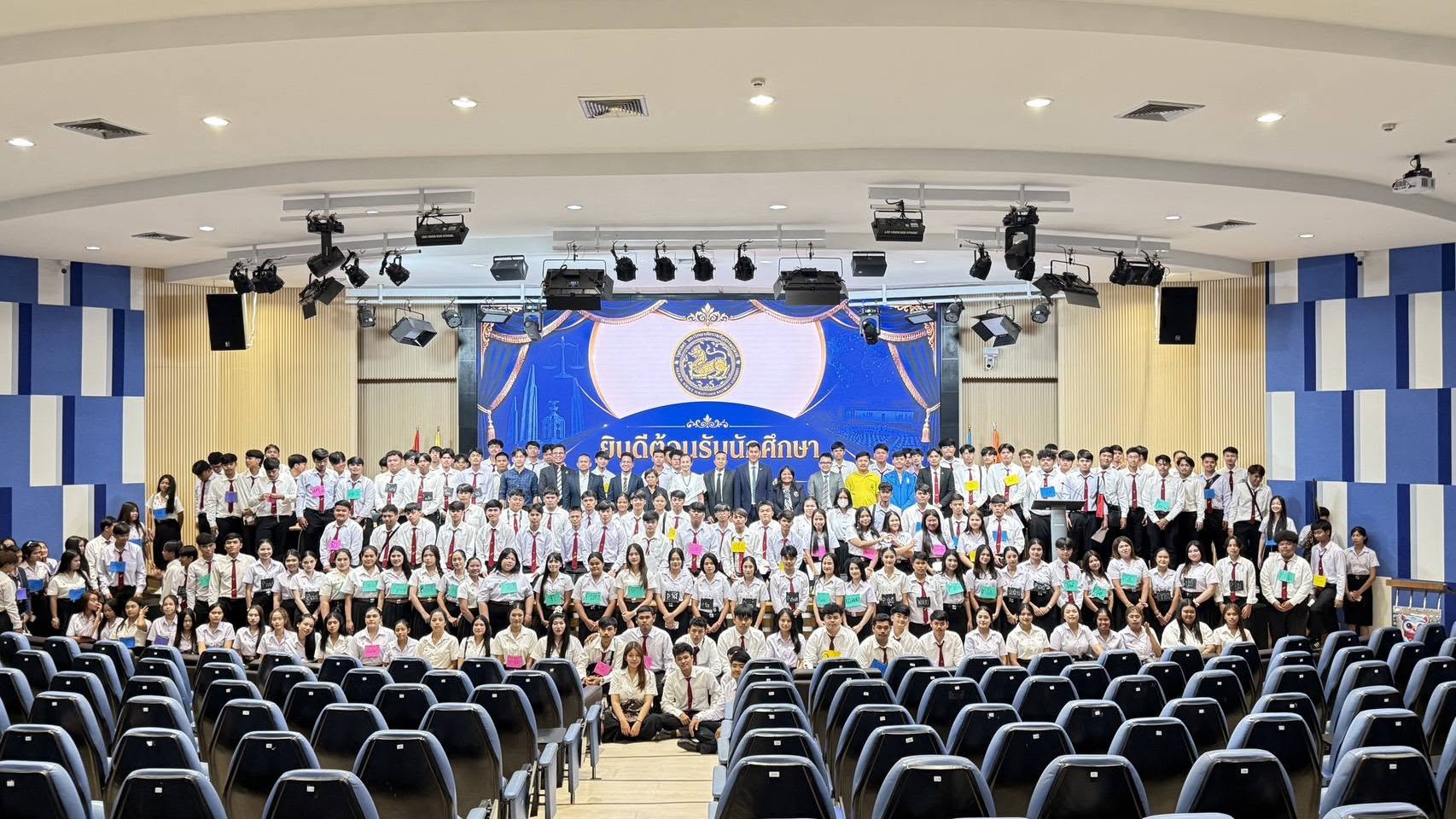 มรภ.สุราษฎร์ธานี จัดกิจกรรมเตรียมความพร้อมนักศึกษารัฐศาสตร์ มุ่งสร้างแรงบันดาลใจ สนองเป้าหมายการศึกษาที่เท่าเทียม (SDG 4) 🎓🌟 มรภ.สุราษฎร์ธานี จัดกิจกรรมเตรียมความพร้อมนักศึกษารัฐศาสตร์ มุ่งสร้างแรงบันดาลใจ สนองเป้าหมายการศึกษาที่เท่าเทียม (SDG 4) 🎓🌟