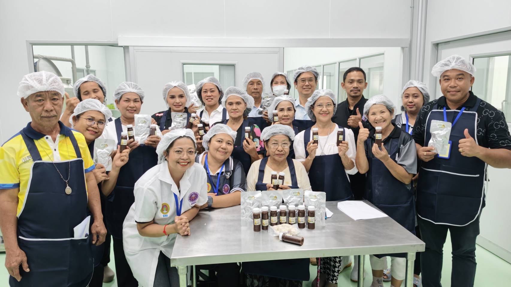 ศูนย์ประสานงาน อพ.สธ.-มหาวิทยาลัยราชภัฏสุราษฎร์ธานี ปลุกชีพเศษเหลือทิ้ง! จัดอบรมแปรรูป “เมล็ดทุเรียนพื้นบ้าน” สู่ผลิตภัณฑ์มูลค่าสูง หนุนชุมชนยั่งยืน ศูนย์ประสานงาน อพ.สธ.-มหาวิทยาลัยราชภัฏสุราษฎร์ธานี ปลุกชีพเศษเหลือทิ้ง! จัดอบรมแปรรูป “เมล็ดทุเรียนพื้นบ้าน” สู่ผลิตภัณฑ์มูลค่าสูง หนุนชุมชนยั่งยืน