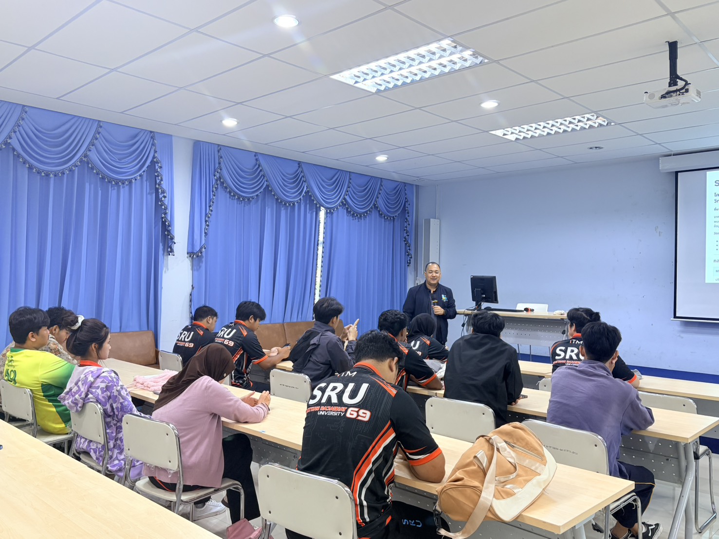 ม.ราชภัฏสุราษฎร์ธานี จัดกิจกรรม “Sci-Clean Air Project” ปลุกจิตสำนึกมหาวิทยาลัยปลอดควันบุหรี่