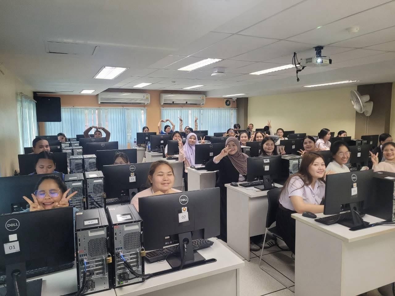 ทรานส์ฟอร์มห้องเรียนบัญชี ติดอาวุธ AI-ภาษีอากรดิจิทัล ให้นักศึกษาบัญชีปี 4 เตรียมความพร้อมก่อนออกฝึกงาน ทรานส์ฟอร์มห้องเรียนบัญชี ติดอาวุธ AI-ภาษีอากรดิจิทัล ให้นักศึกษาบัญชีปี 4 เตรียมความพร้อมก่อนออกฝึกงาน