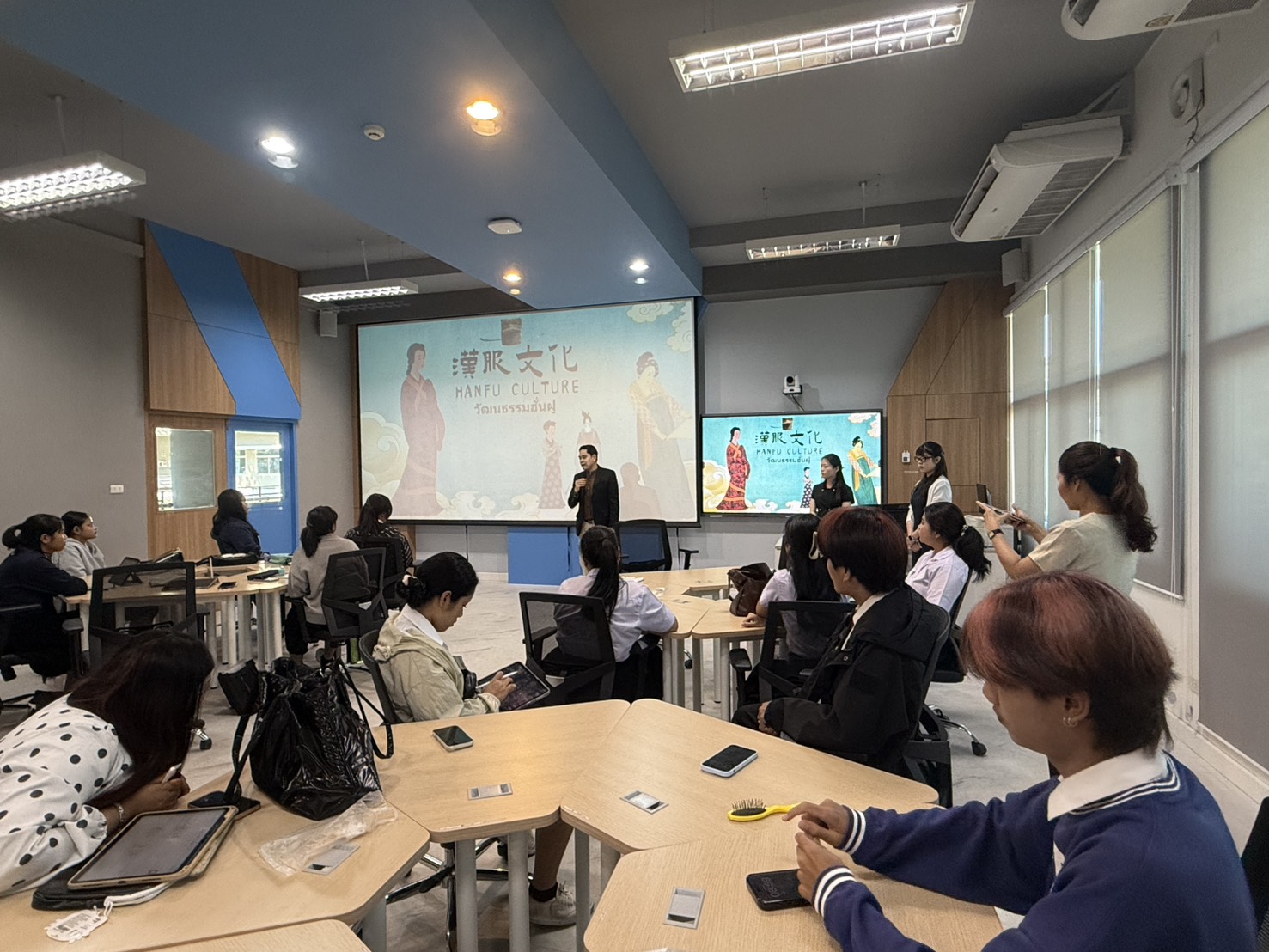 สาขาวิชาภาษาจีน คณะมนุษยศาสตร์ฯ มรส. จัดเสวนาวิชาการปริทัศน์จีน เสริมองค์ความรู้ด้านจีนศึกษาแก่นักศึกษาสาขาวิชาภาษาจีน สาขาวิชาภาษาจีน คณะมนุษยศาสตร์ฯ มรส. จัดเสวนาวิชาการปริทัศน์จีน เสริมองค์ความรู้ด้านจีนศึกษาแก่นักศึกษาสาขาวิชาภาษาจีน