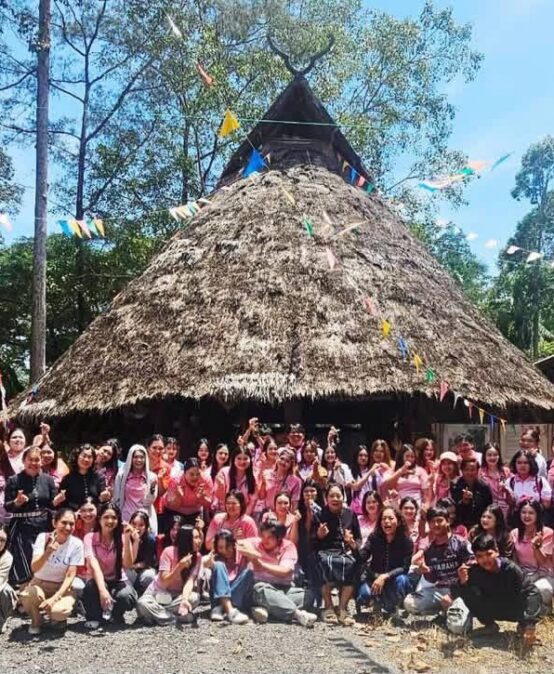 สาขาวิชาภาษาไทย คณะมนุษยศาสตร์และสังคมศาสตร์ มรส. นำนักศึกษาเรียนรู้วัฒนธรรมไทยทรงดำจากชุมชนจริง เสริมทักษะวิจัยภาคสนาม สืบสานภูมิปัญญาท้องถิ่นอย่างยั่งยืน